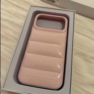 puffer case — strawberry yogurt